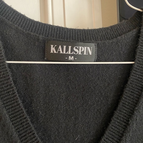 KALLSPIN MEN’S CASHMERE BLEND SWEATER VEST - Picture 2 of 3